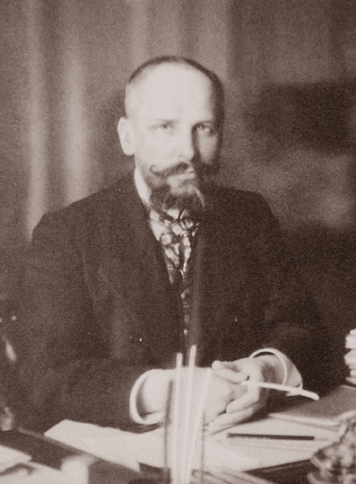 П.А.Столыпин в его кабинете в Зимнем Дворце в 1907 г.